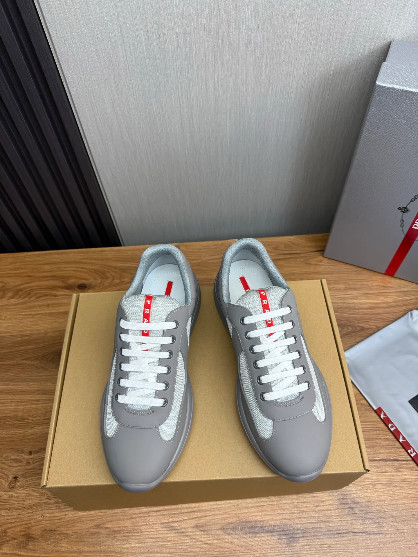 Men's shoes 640💰 [PRADA] Hot selling items🔥Must be recommended every day~~ Official website synchronized, 1:1 high quality shipments✔️ Imported cowhide fabric, rubber material + cowhide lining, original bottom, high-end airplane box packaging🎁 38-45 (38.45 custom-made, non-returnable)